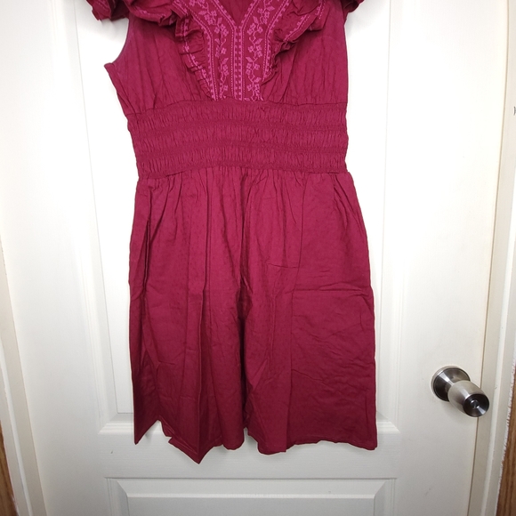 Universal Thread Women's Small Burgandy Ruffled Sleeve Dress - Picture 4 of 8